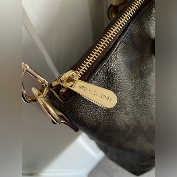 Michael Kors tote with crossbody strap - Picture 4 of 8